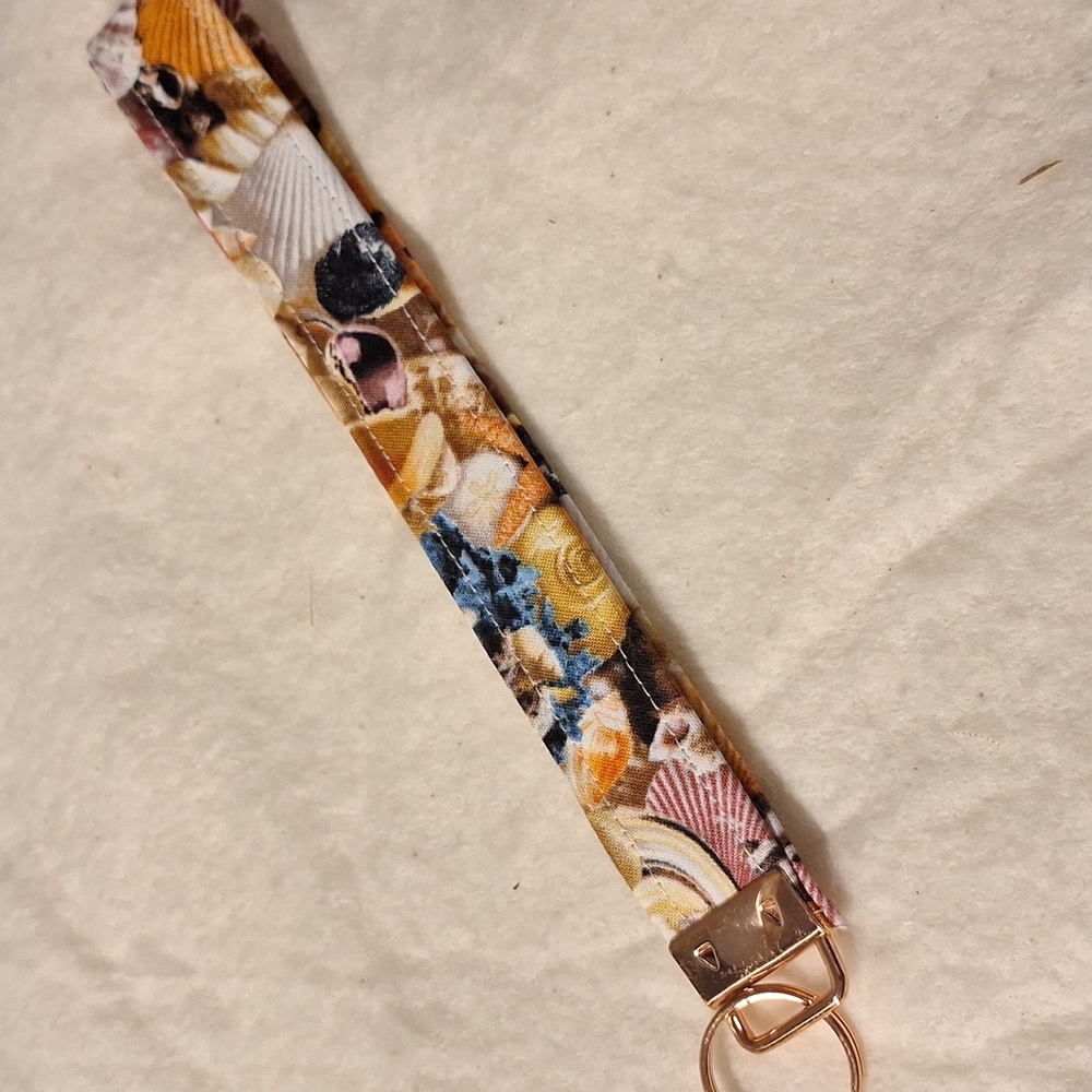 Seashell Pattern Key Holder